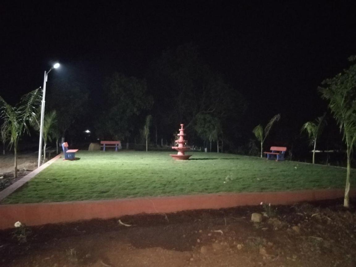 The Avi'S Village Chinchavli Exterior photo