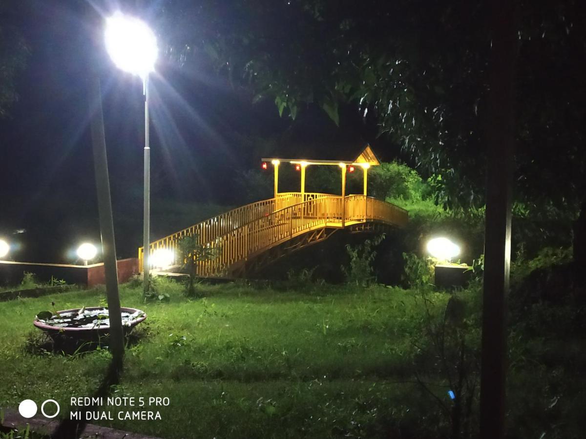 The Avi'S Village Chinchavli Exterior photo
